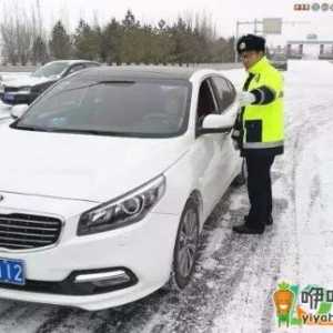 下雪开车用D挡还是用m挡
