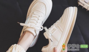 光脚穿帆布鞋粘粘的正常吗