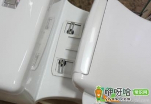 下装式马桶盖怎么换