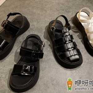 夏天光脚穿凉鞋怎么才不粘脚