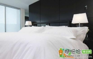 床单睡的地方发黄怎么清洗