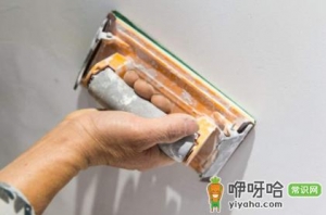已经有墙纸了怎么翻新