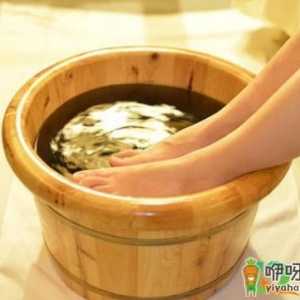 三伏天用艾叶泡脚是早上还是晚上好
