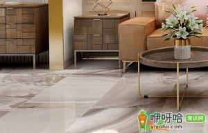 客厅有几块瓷砖冒水珠怎么回事
