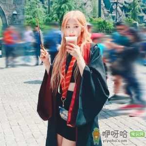 北京环球影城能自己带魔法袍进去吗