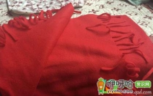围巾上的浮毛怎么处理