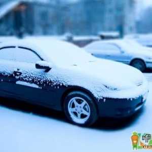 车上的积雪能用布擦吗