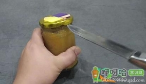 玻璃杯盖吸住了如何能拧开