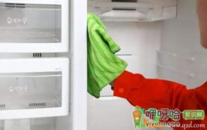 冰箱里面有脏东西怎么处理