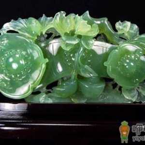 岫岩玉与翡翠有什么区别？