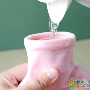 热水袋可以放刚烧开的水吗