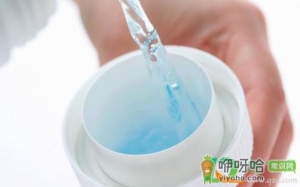 威露士消毒液可以直接倒进洗衣机吗