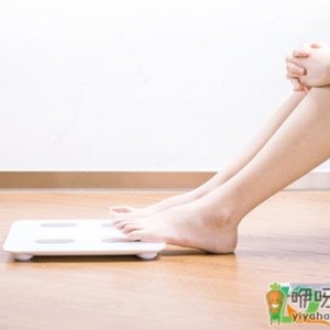 为什么体重秤一会轻一会重