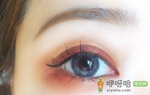 美瞳的颜色是怎么弄上去的