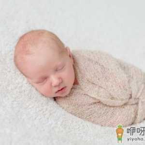 小孩裸睡好还是穿衣服睡好 小孩几岁适合裸睡