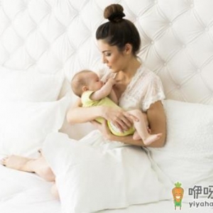 婴儿和妈妈一起睡好还是分开睡好 婴儿和妈妈怎么睡比较好