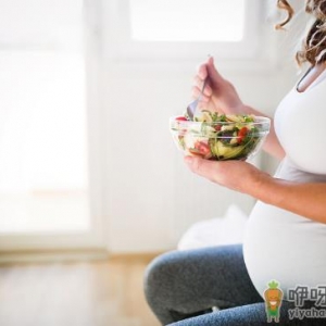 怀孕28周胎动总在右边正常吗 怀孕28周胎动总在右边怎么回事