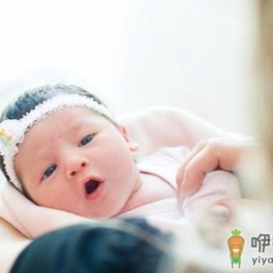 宝宝刚生出来就挤乳头好吗 新生女宝要不要挤乳头