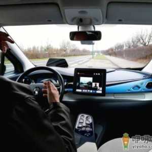 手动挡车可以用手刹代替脚刹吗 手动挡坡道起步用手刹吗
