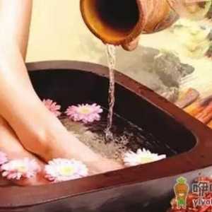 汗脚脚臭怎么办？除脚臭用什么泡脚