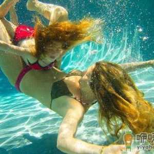 游泳时耳朵进水了怎么办