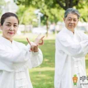 顺四时春生冬藏 尽终其天年度百岁乃去