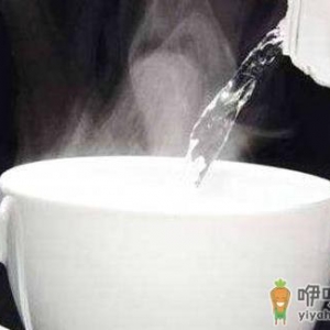 清晨一杯温开水是上佳的选择 空腹选择水有讲究
