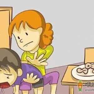 小孩吃东西噎到了紧急处理方法