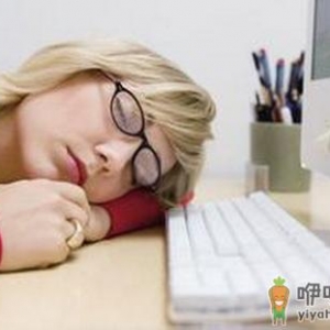 七种最伤害胸部的坏习惯