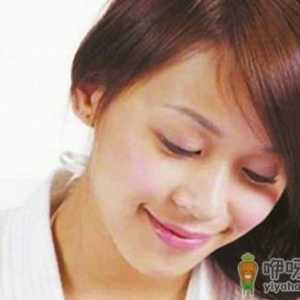 女性脸上长痘痘是什么原因