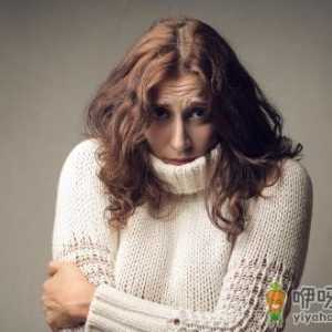 女性手脚冰凉是气血不足还是体虚 女性对寒冷更敏感