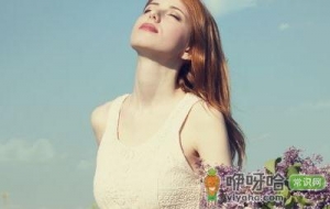 能让胸部挺起来的几个穴位