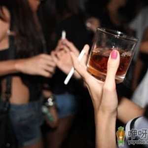 男性长期酗酒加快大脑老化-喝酒的危害