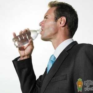 一天中男人最需要喝水的12个时刻