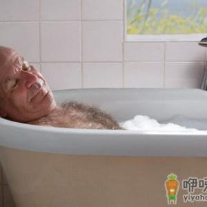 老人心脏不好泡澡别太久