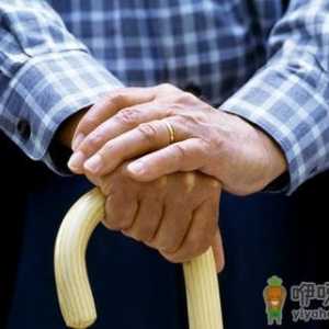 老人勤锻炼 肌肉不萎缩