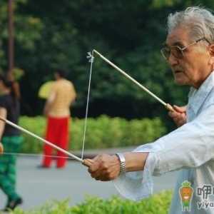 音乐疗法：美妙音乐缓解老人心理