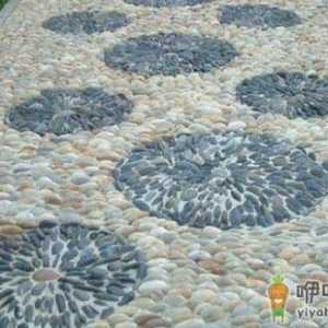 专家提醒：老年人应慎走鹅卵石路