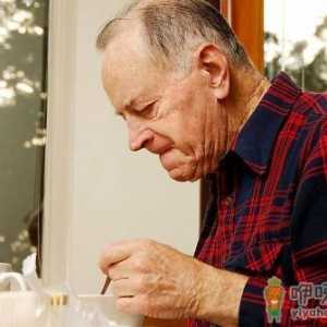 为啥老人看电视总是打盹
