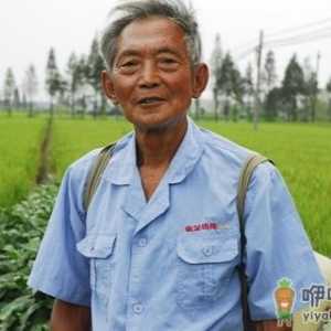 老人走路内八竟是关节炎？