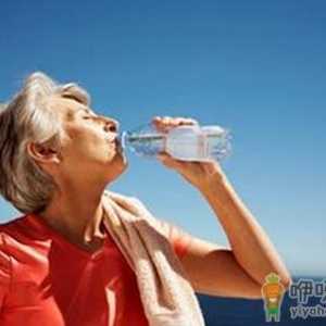 中老年人怎样自我调治口干症