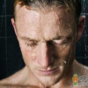 男人洗澡水别太热 伤身体