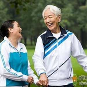 便秘怎么办 老人扭着走可预防便秘