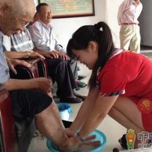 冬季老人泡脚要注意什么