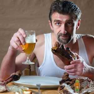 男人吃哪些食物会导致口臭呢?