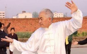 老人练气功的禁忌