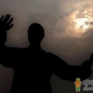 白领压力大 小心紧张型头痛