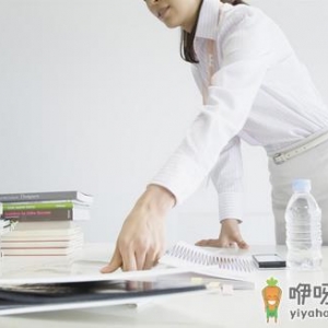 每天站着办公一小时预防多种疾病