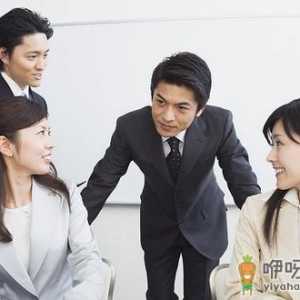 九成白领大呼职场缺氧