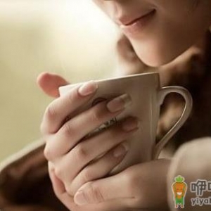 久坐办公族防背痛小运动